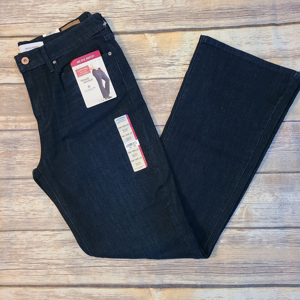 Signature Levi Strauss Stretch Mid Rise Bootcut
